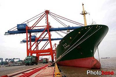 上海萬噸海船擱淺福建泉州灣，貿易運輸面臨嚴峻挑戰